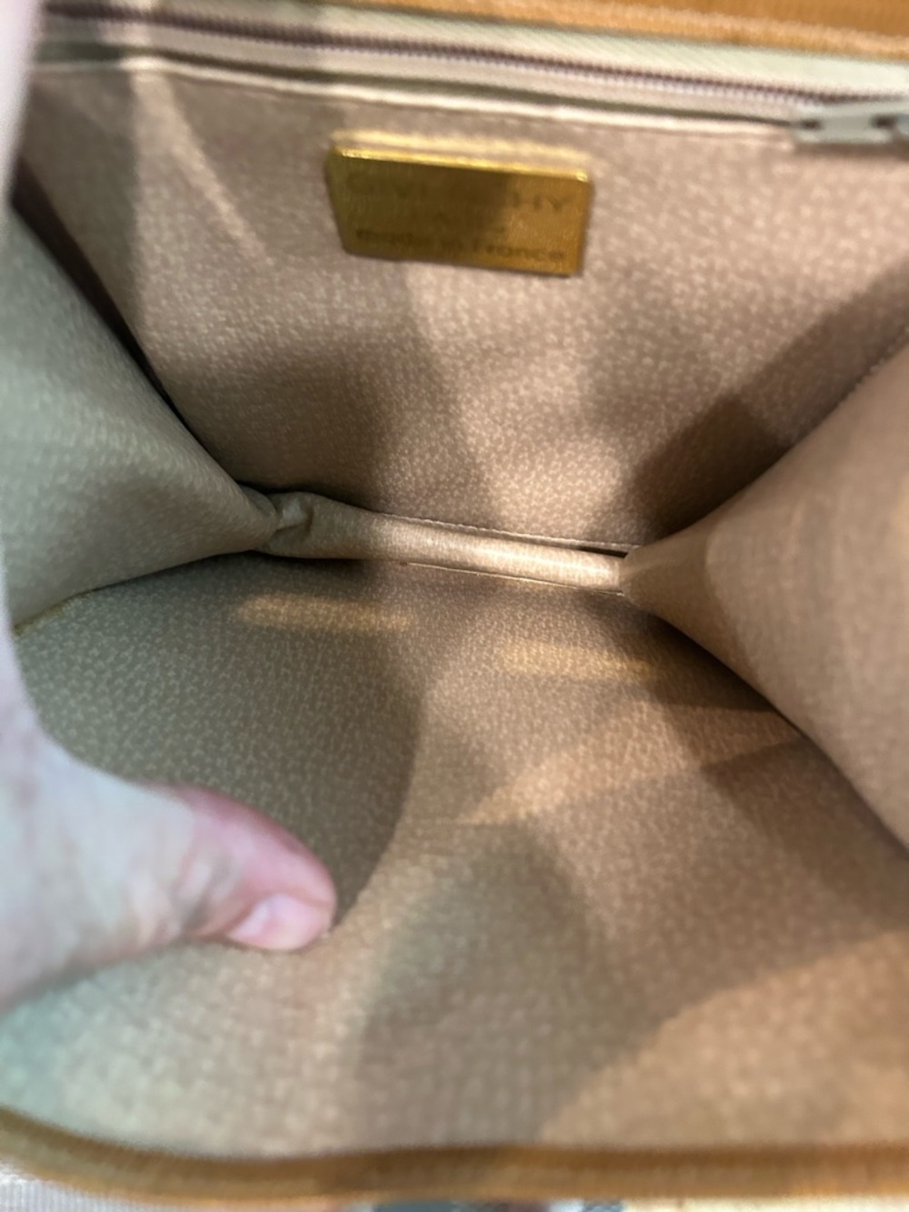 GIVENCHY Vintage Crossbody EUC - Picture 9 of 9